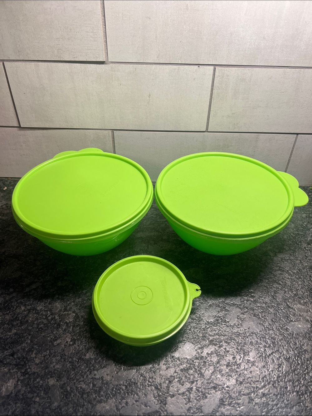 Tupperware Green Wonderlier Food Storage Bowls w/ Butterfly lids  #2350 &1266